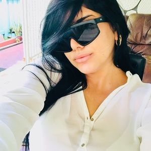 Meet your Posher, Mari